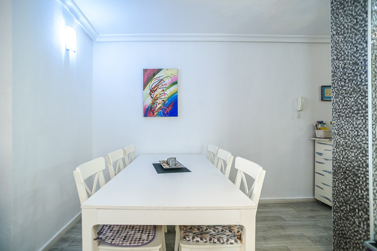 Apartment – Middle Floor Apartment in Torrevieja
