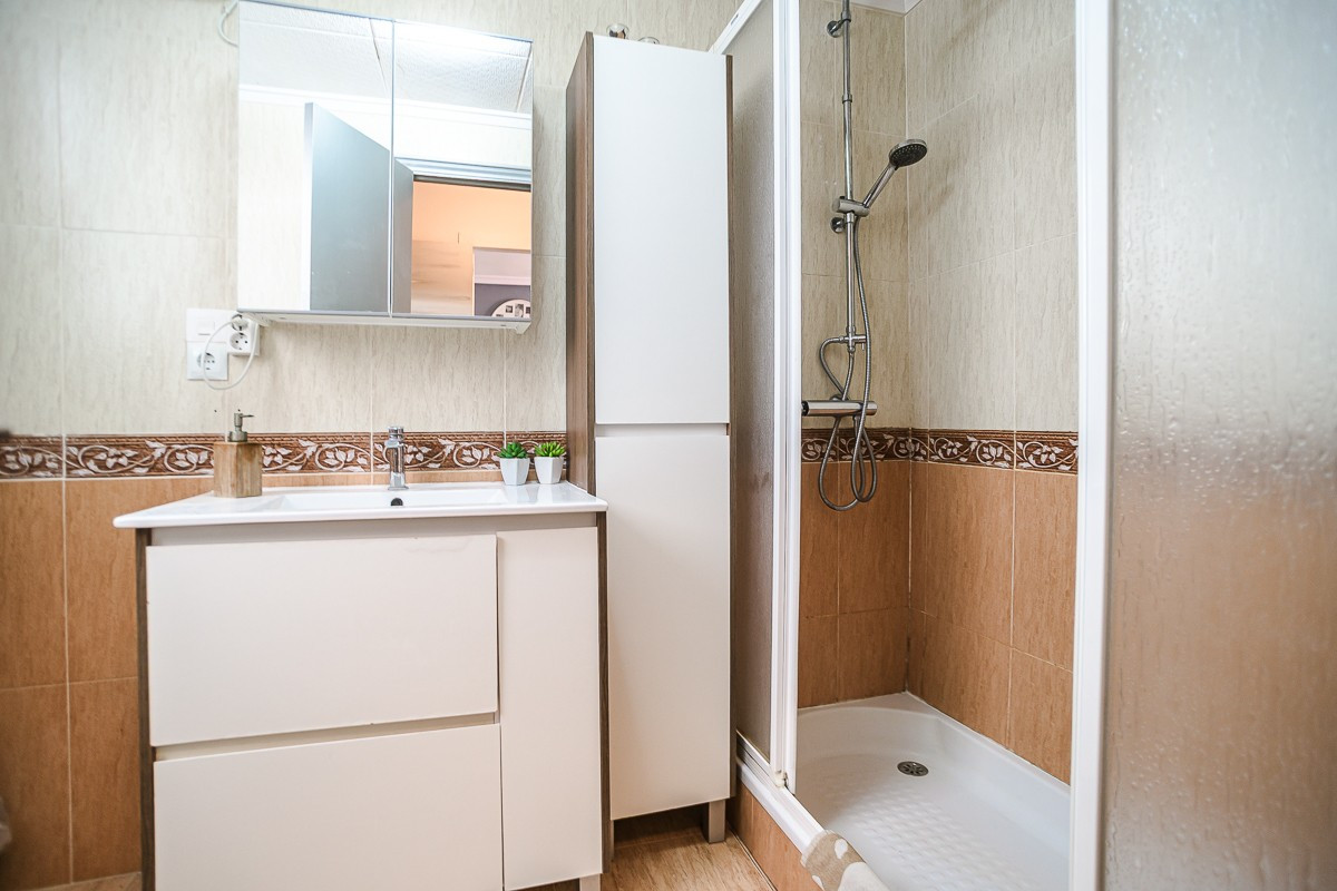 Apartment – Middle Floor Apartment in Torrevieja