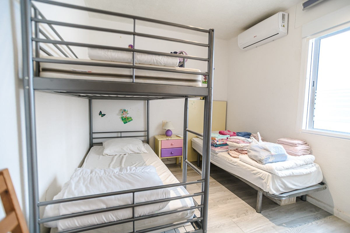 Apartment – Middle Floor Apartment in Torrevieja