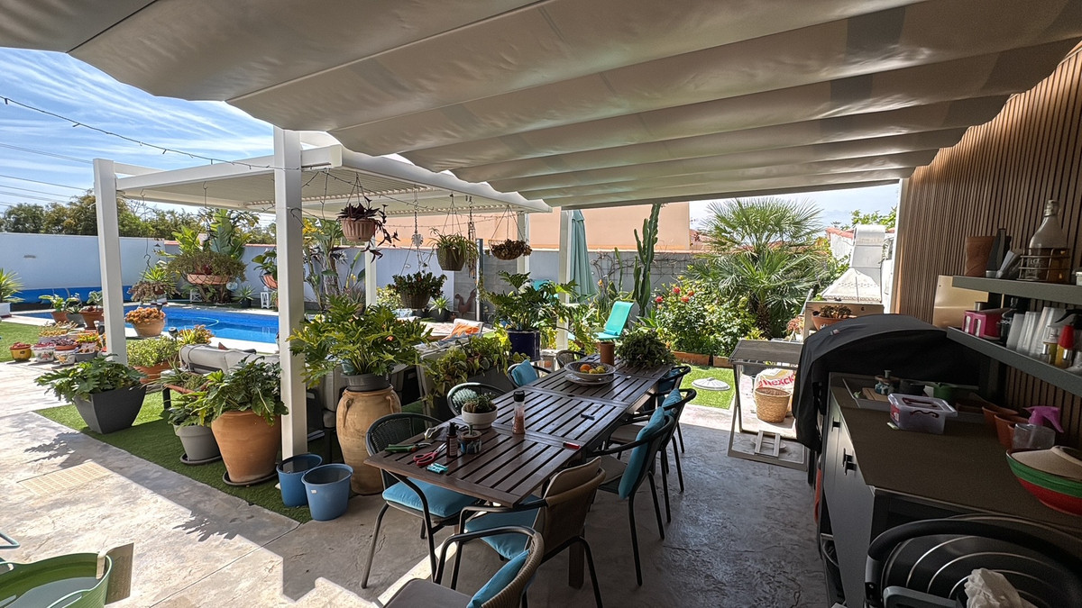 ShowFeedImage House – Detached Villa in Torrevieja