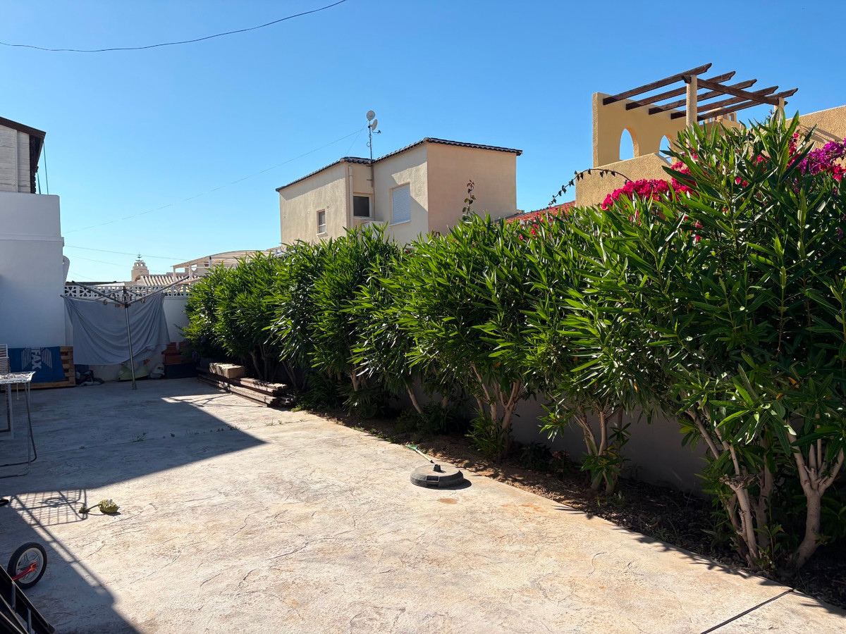 ShowFeedImage House – Detached Villa in Torrevieja