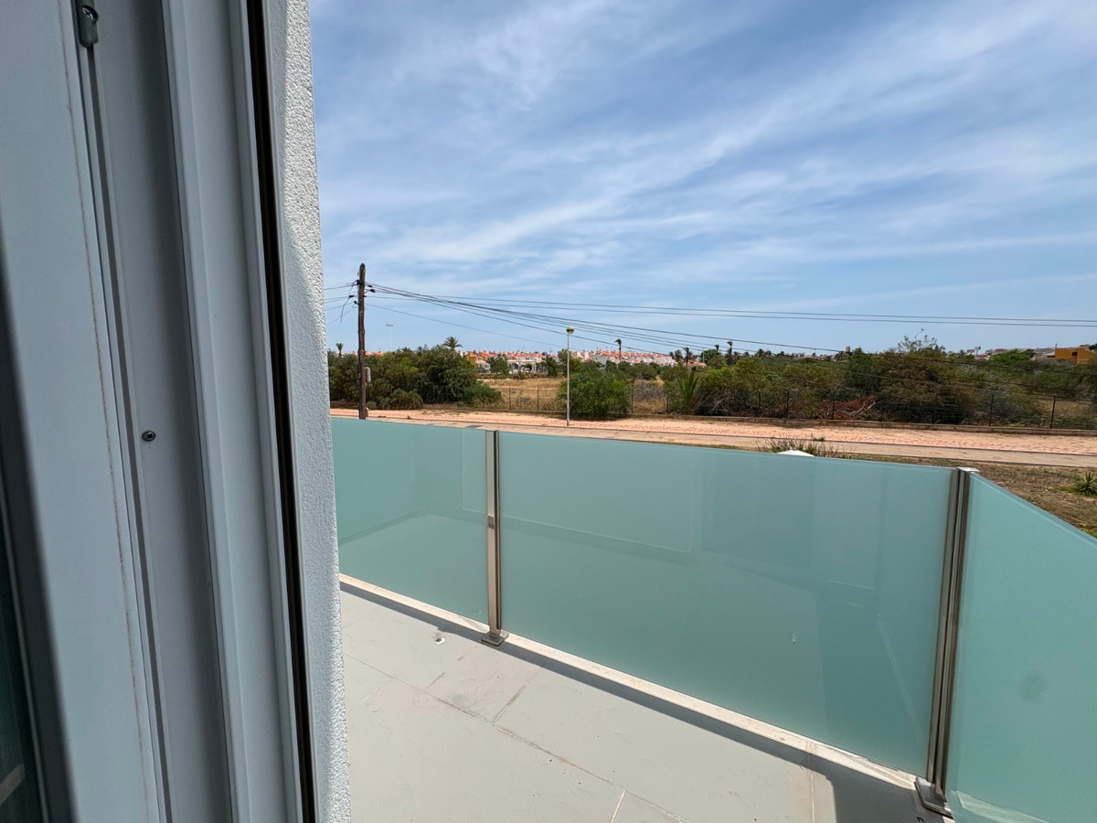 ShowFeedImage House – Detached Villa in Torrevieja