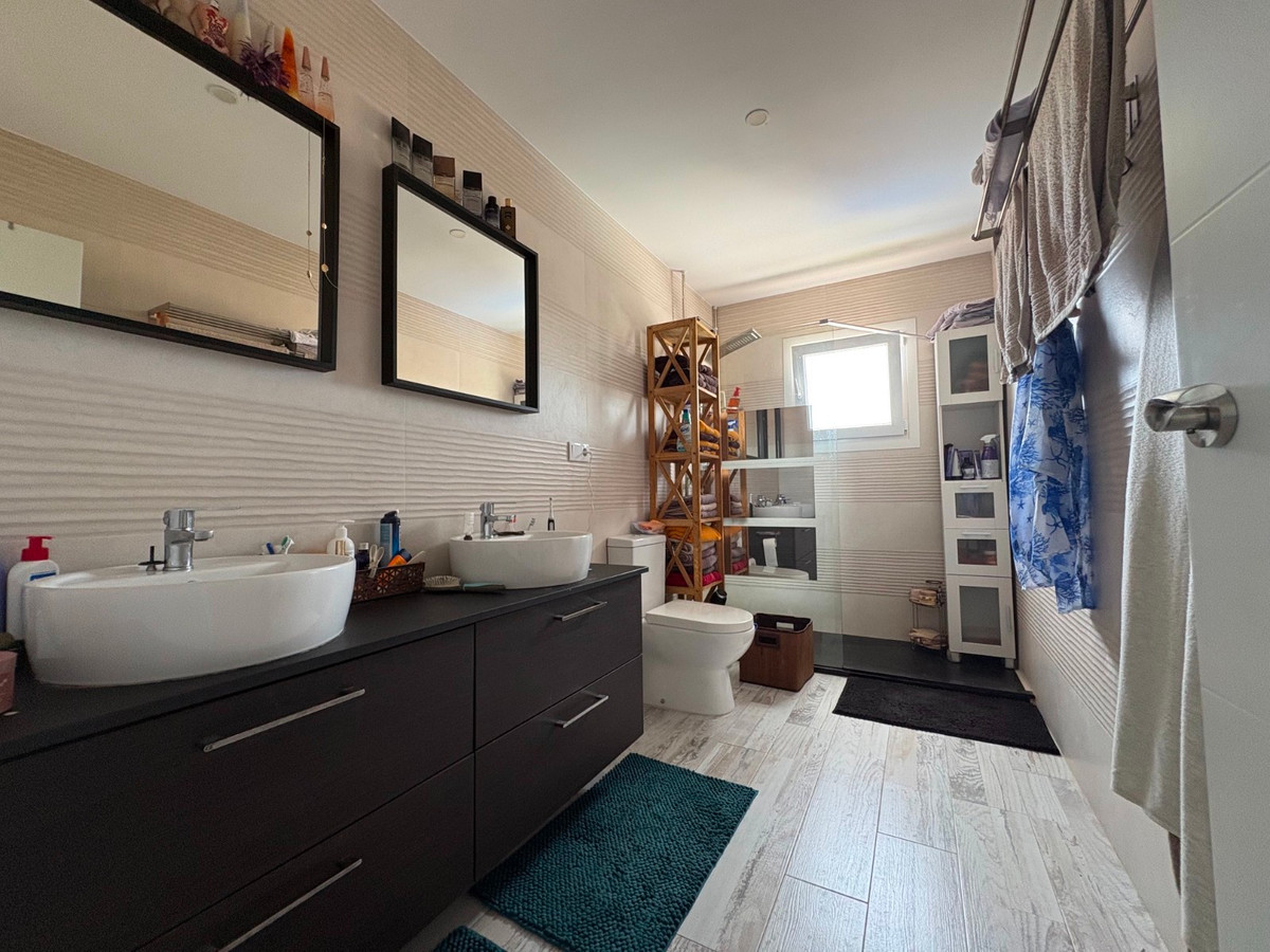 ShowFeedImage House – Detached Villa in Torrevieja