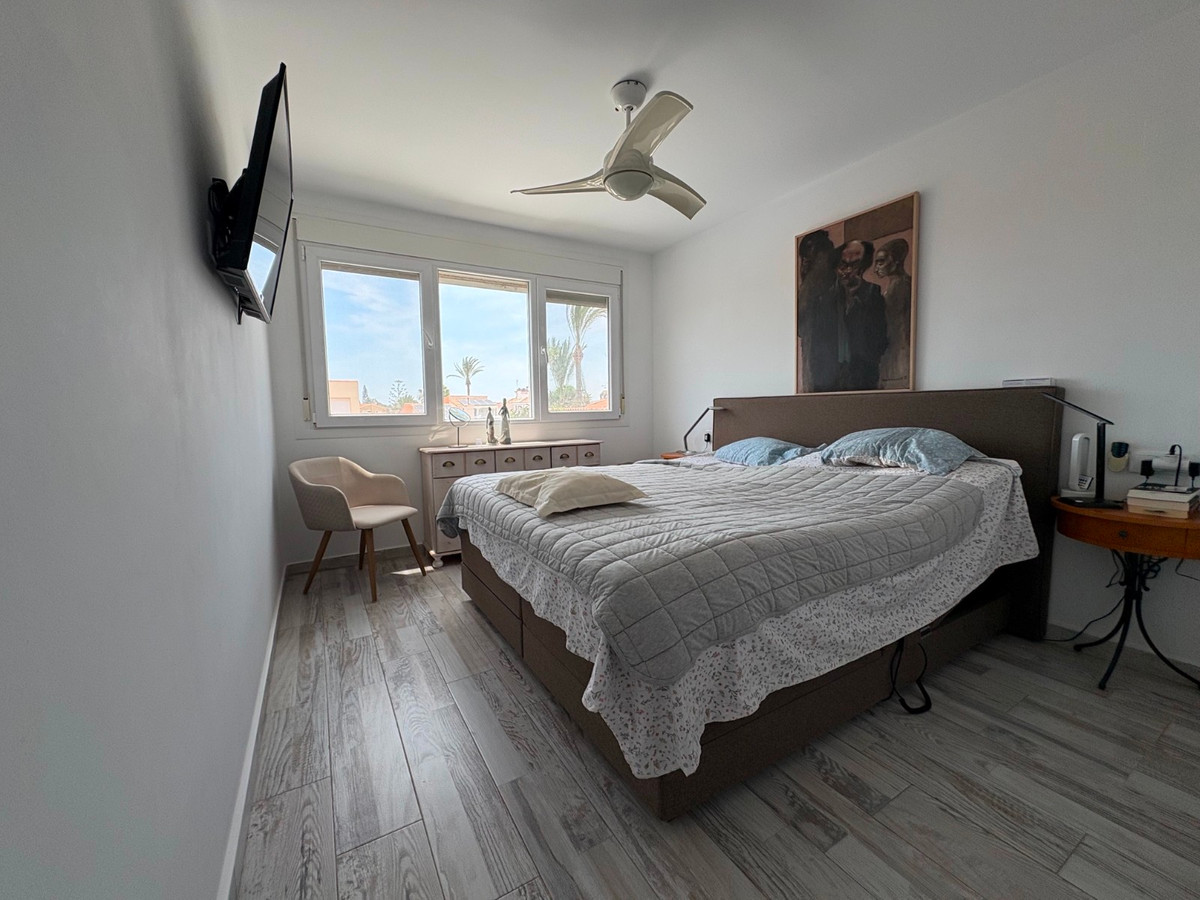 ShowFeedImage House – Detached Villa in Torrevieja