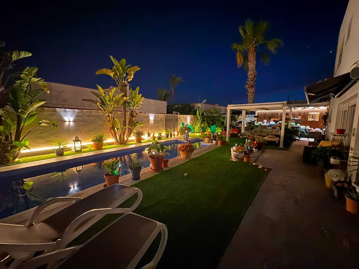 ShowFeedImage House – Detached Villa in Torrevieja