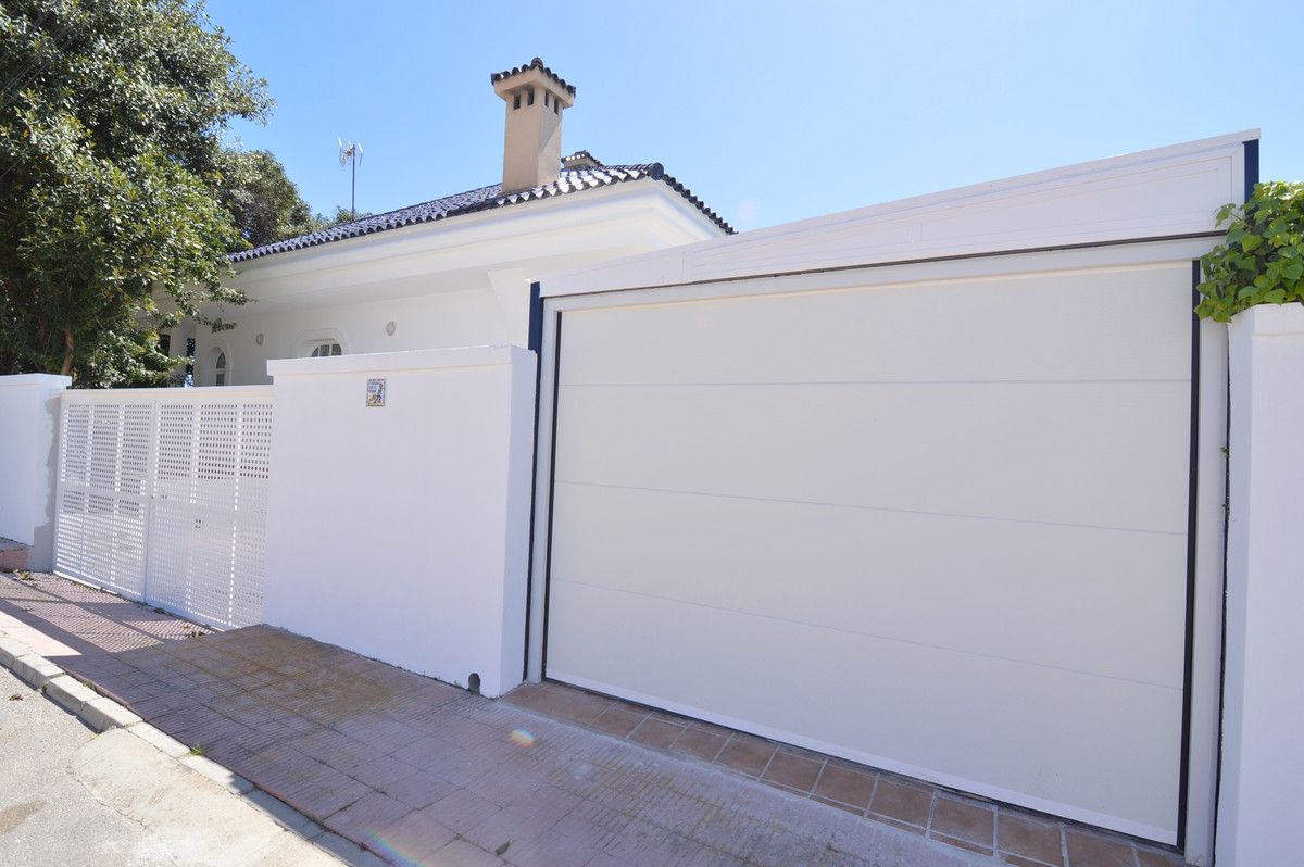 ShowFeedImage House – Detached Villa in Torrevieja
