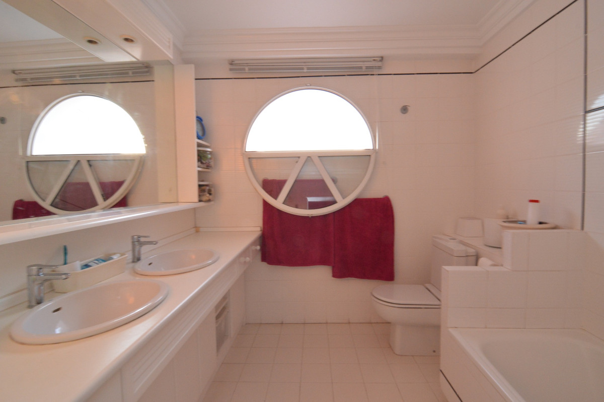 ShowFeedImage House – Detached Villa in Torrevieja