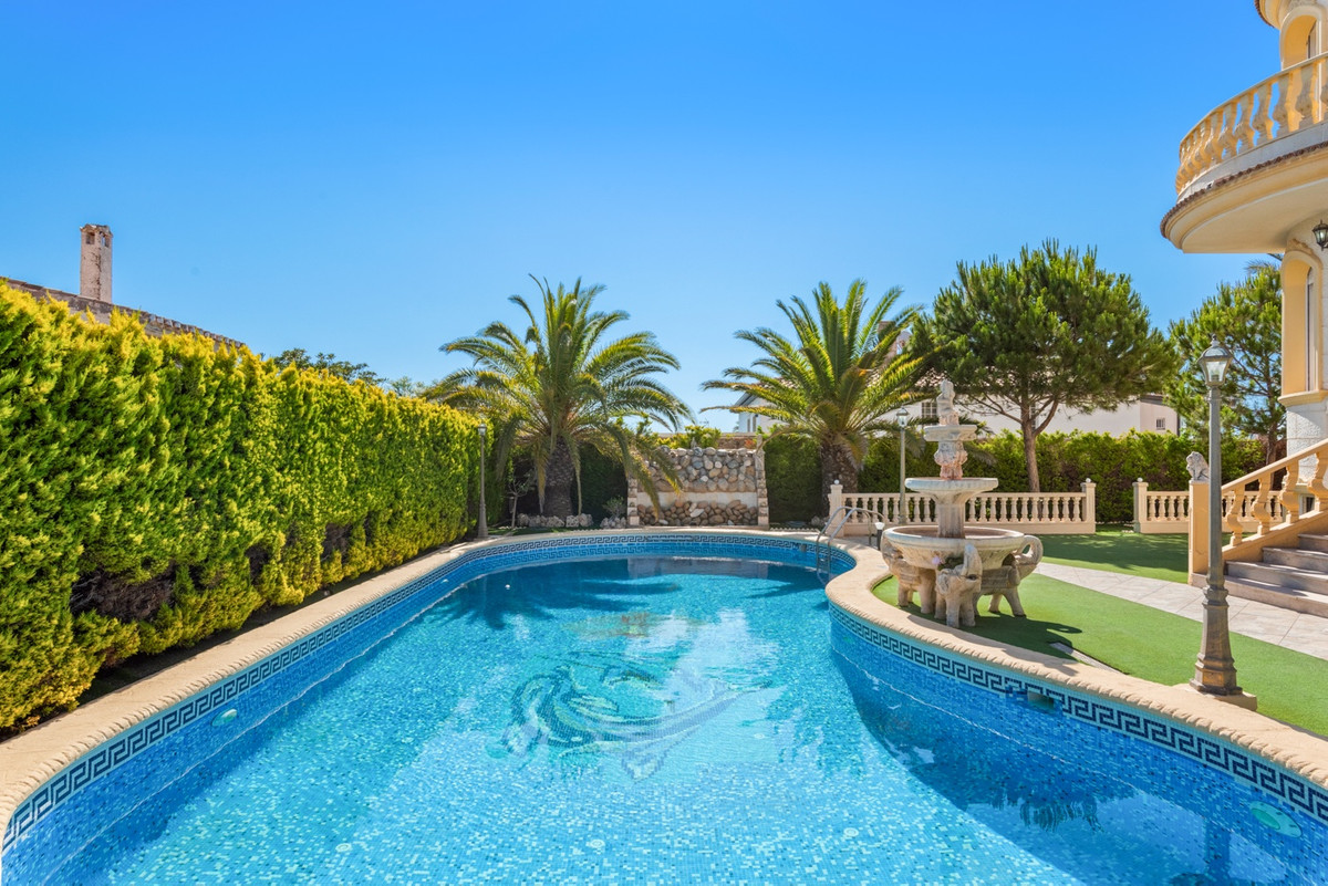 ShowFeedImage House – Detached Villa in Orihuela