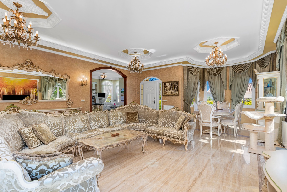 ShowFeedImage House – Detached Villa in Orihuela