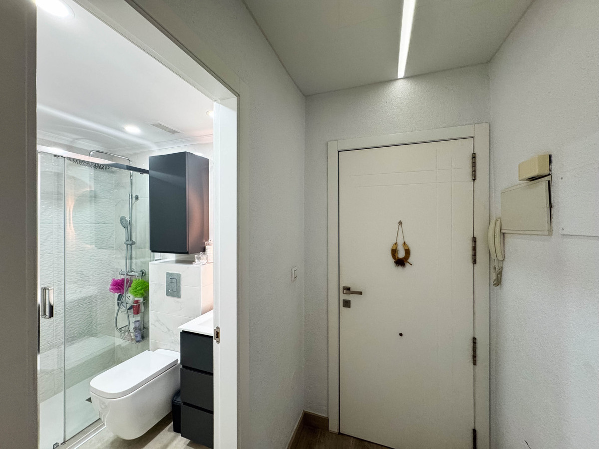 ShowFeedImage Apartment – Middle Floor Apartment in Torrevieja