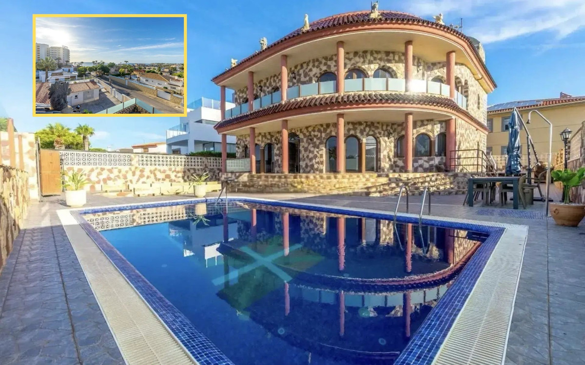 ShowFeedImage House – Detached Villa in Orihuela