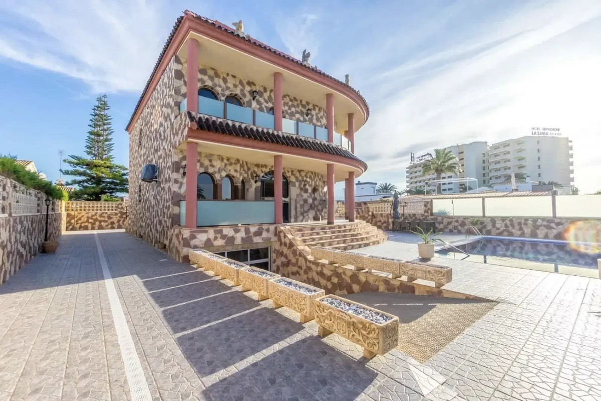 ShowFeedImage House – Detached Villa in Orihuela