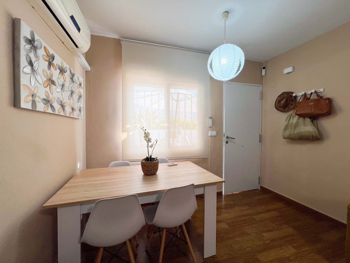 ShowFeedImage House – Bungalow in Torrevieja