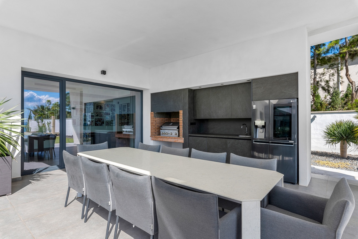 ShowFeedImage House – Detached Villa in Orihuela