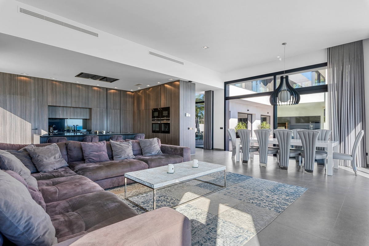 ShowFeedImage House – Detached Villa in Orihuela