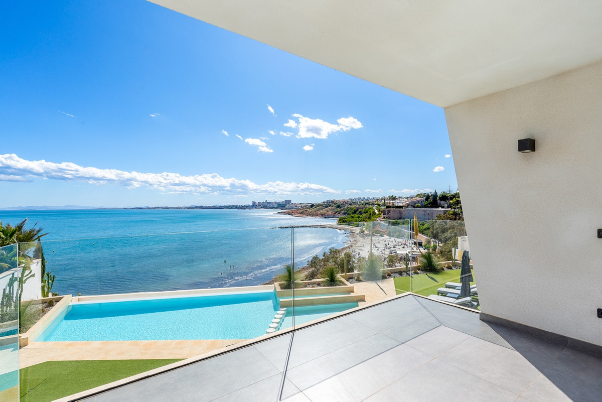 ShowFeedImage House – Detached Villa in Orihuela