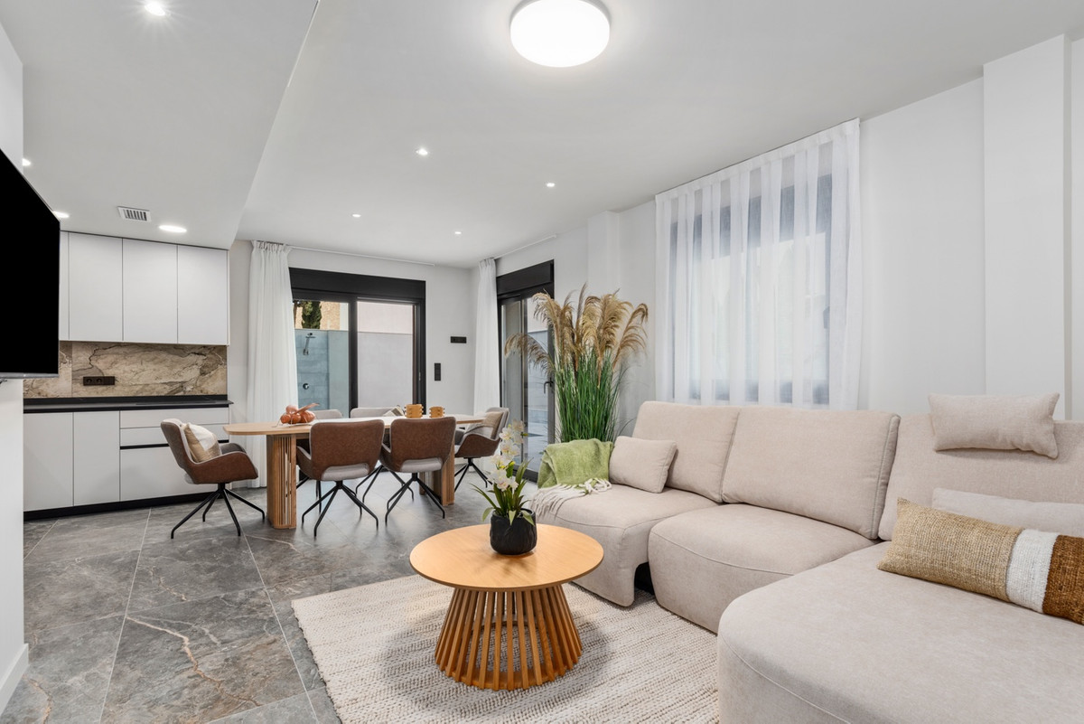 ShowFeedImage House – Detached Villa in Pilar de la Horadada