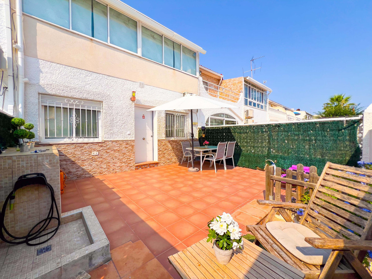 ShowFeedImage House – Bungalow in Torrevieja