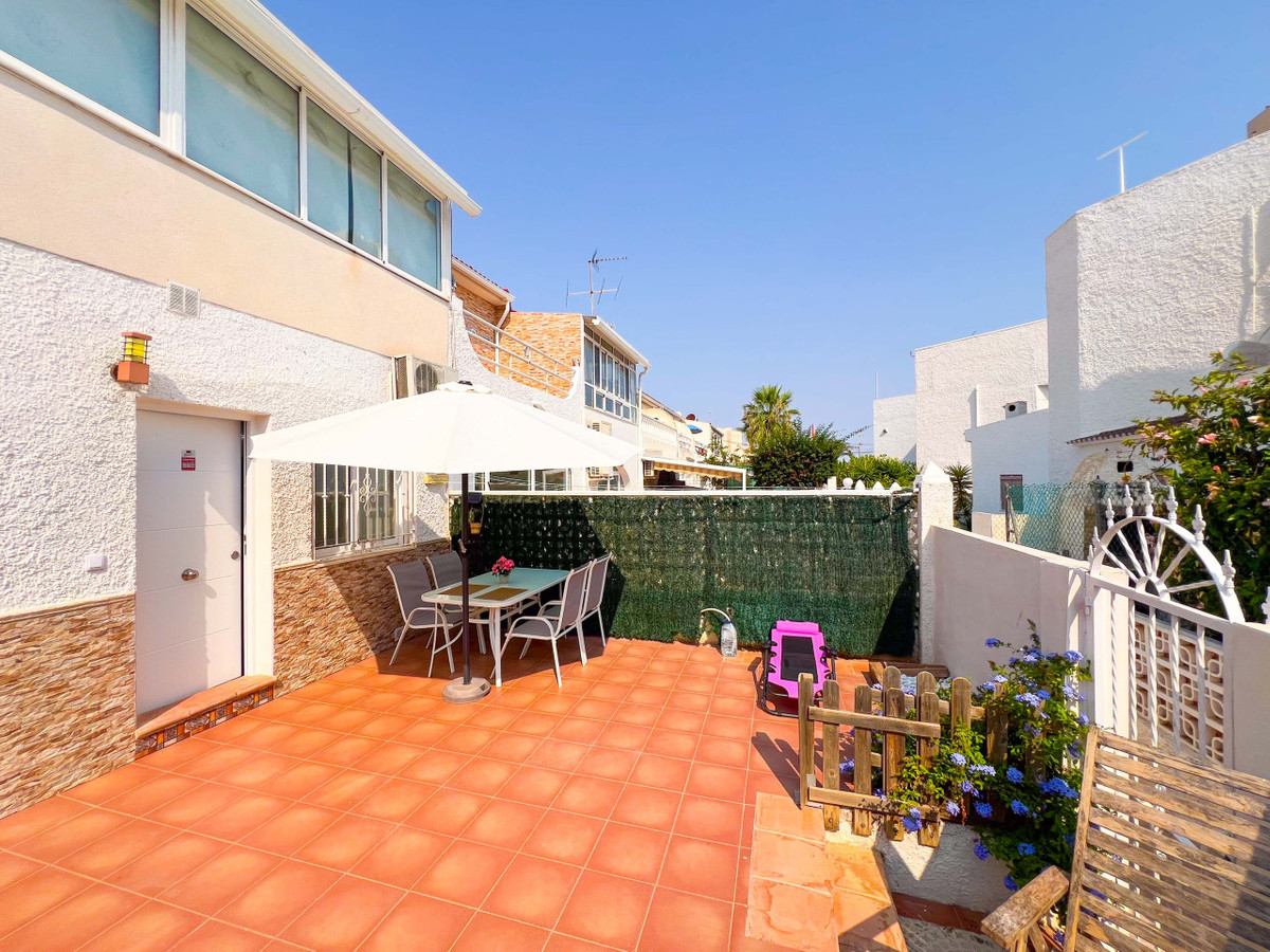 ShowFeedImage House – Bungalow in Torrevieja