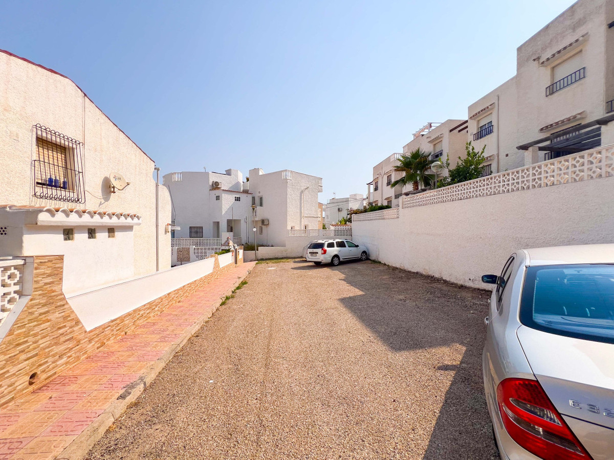 ShowFeedImage House – Bungalow in Torrevieja