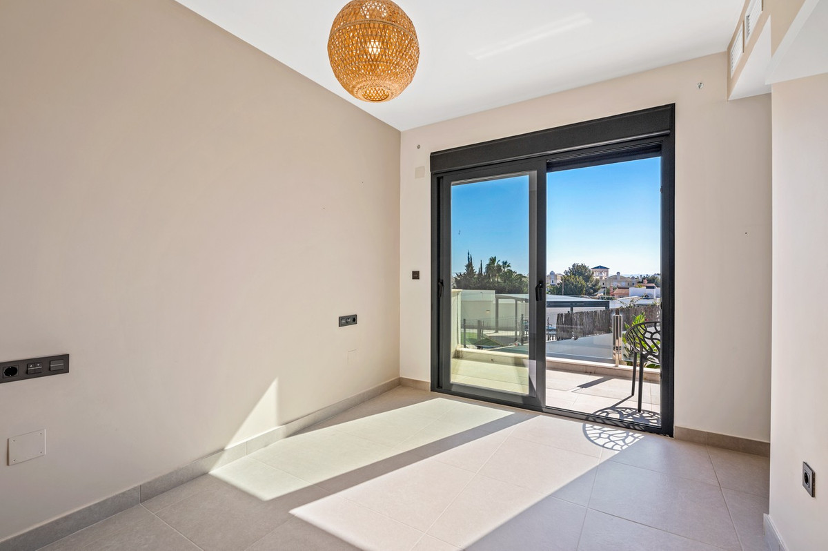 House – Detached Villa in Rojales