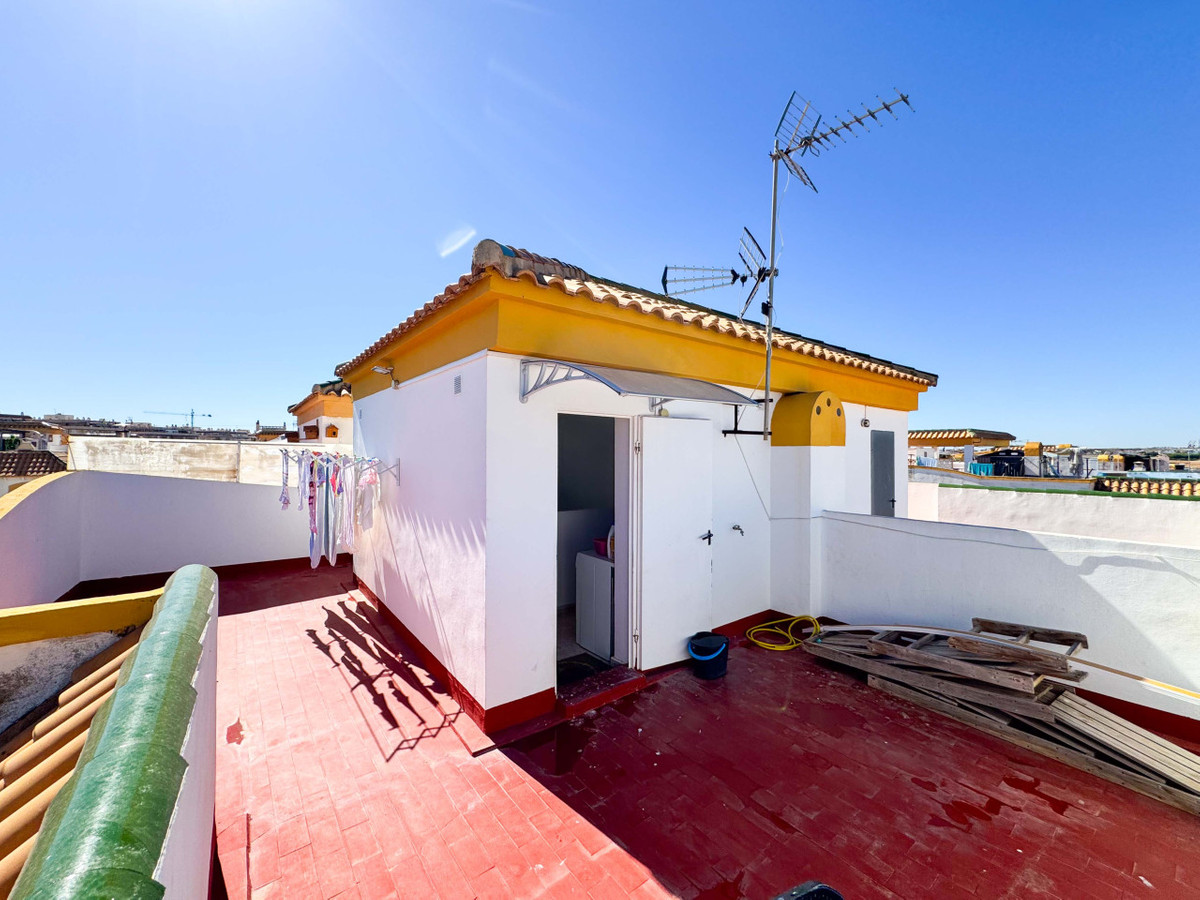 ShowFeedImage House – Townhouse in Alicante City