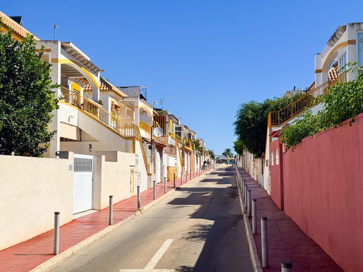 ShowFeedImage House – Townhouse in Alicante City