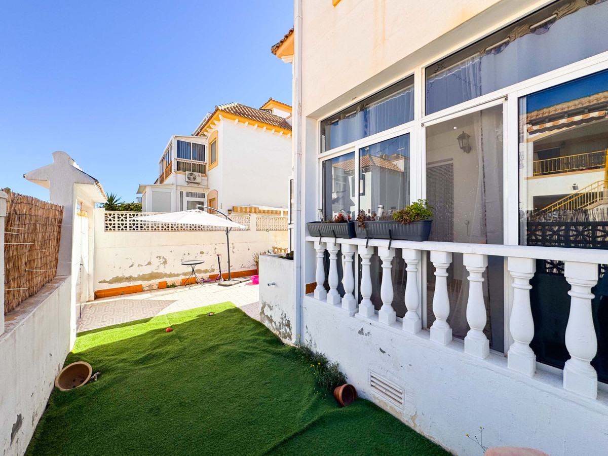 ShowFeedImage House – Townhouse in Alicante City