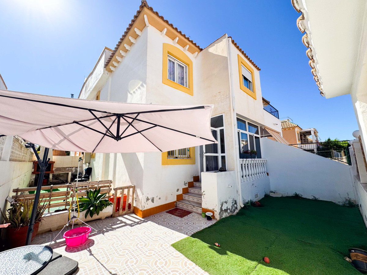 ShowFeedImage House – Townhouse in Alicante City