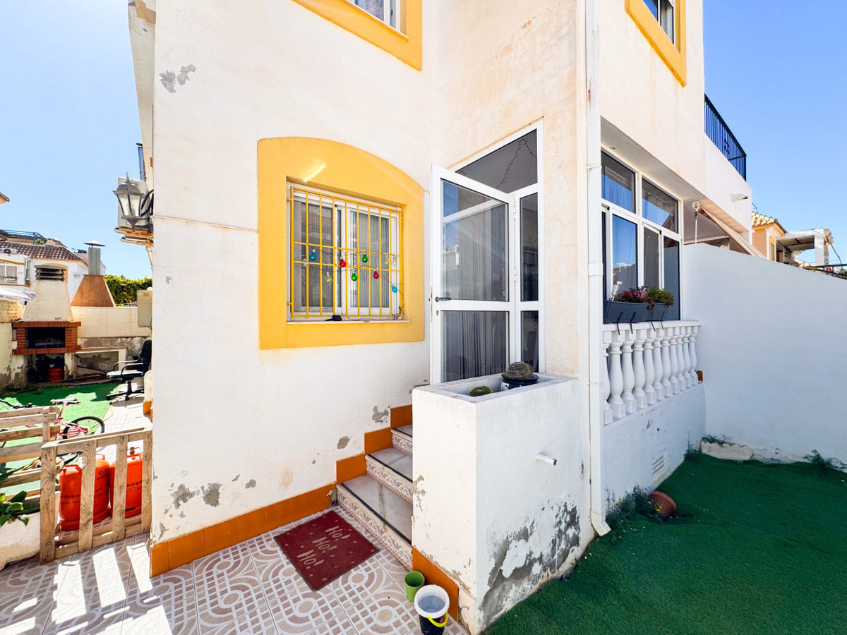 ShowFeedImage House – Townhouse in Alicante City