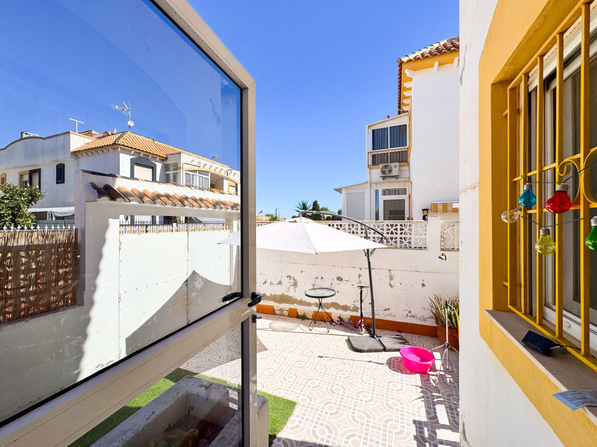 ShowFeedImage House – Townhouse in Alicante City