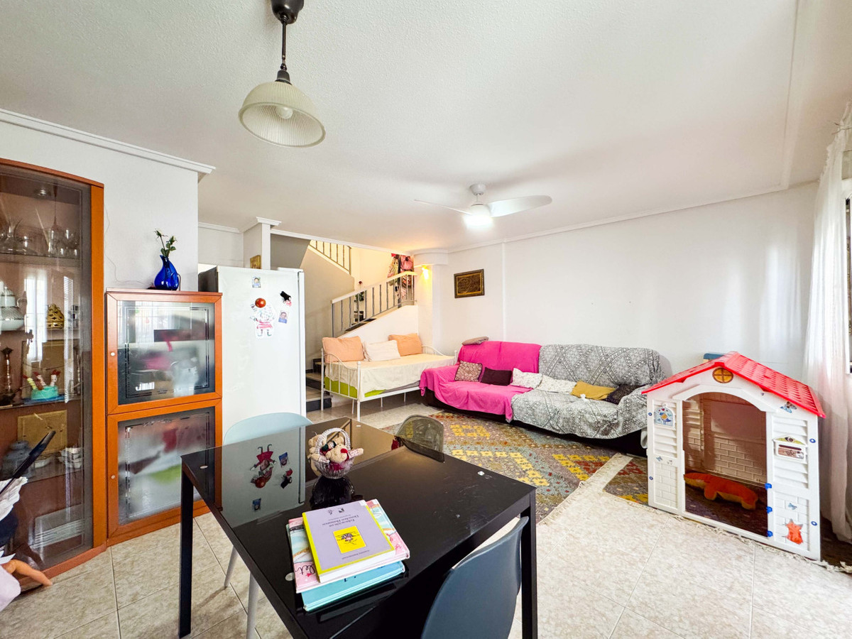 ShowFeedImage House – Townhouse in Alicante City