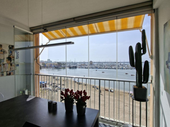 Apartment – Middle Floor Apartment in Torrevieja