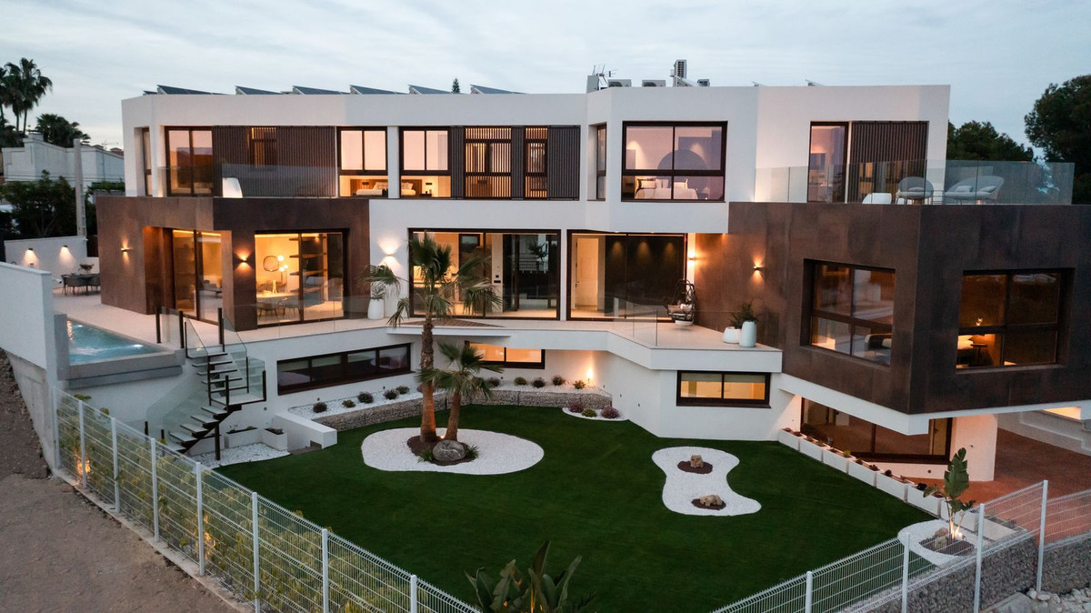 House – Detached Villa in La Nucia
