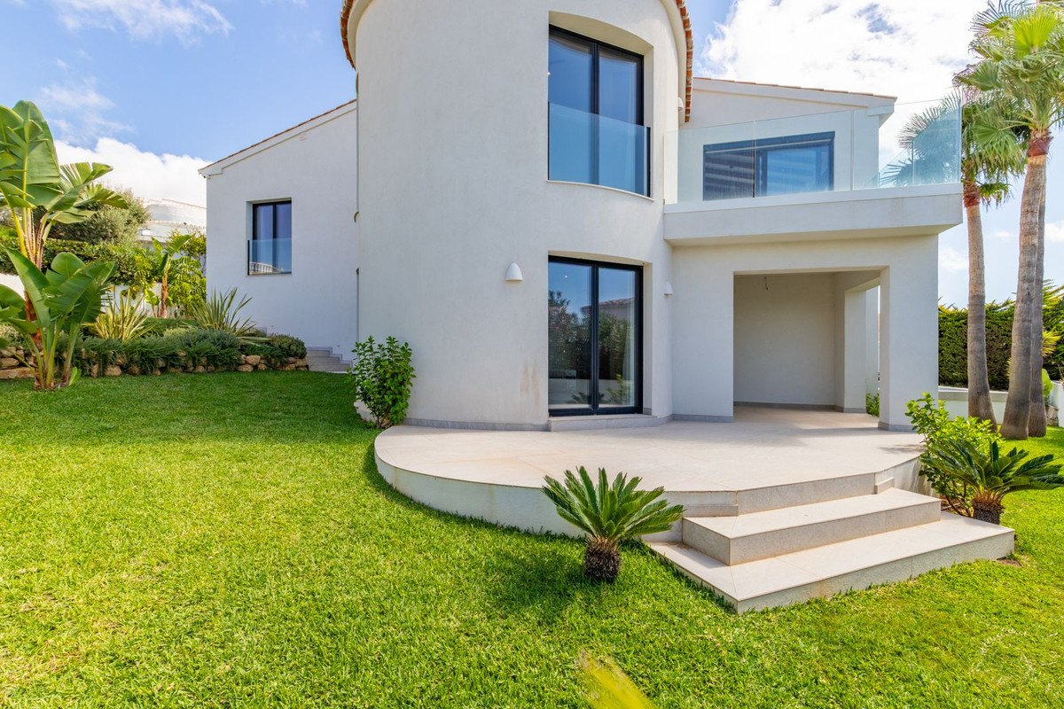 ShowFeedImage House – Detached Villa in Benitachell