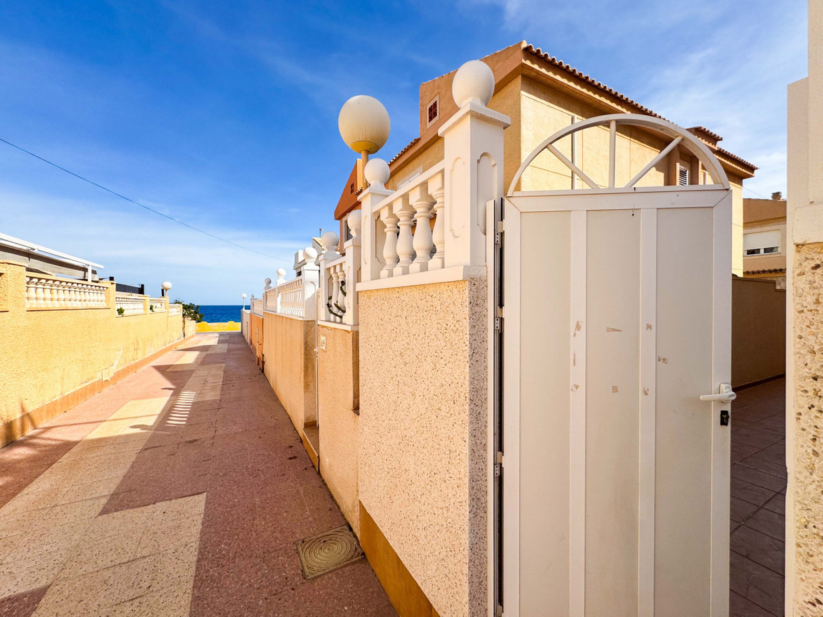 ShowFeedImage House – Townhouse in Torrevieja