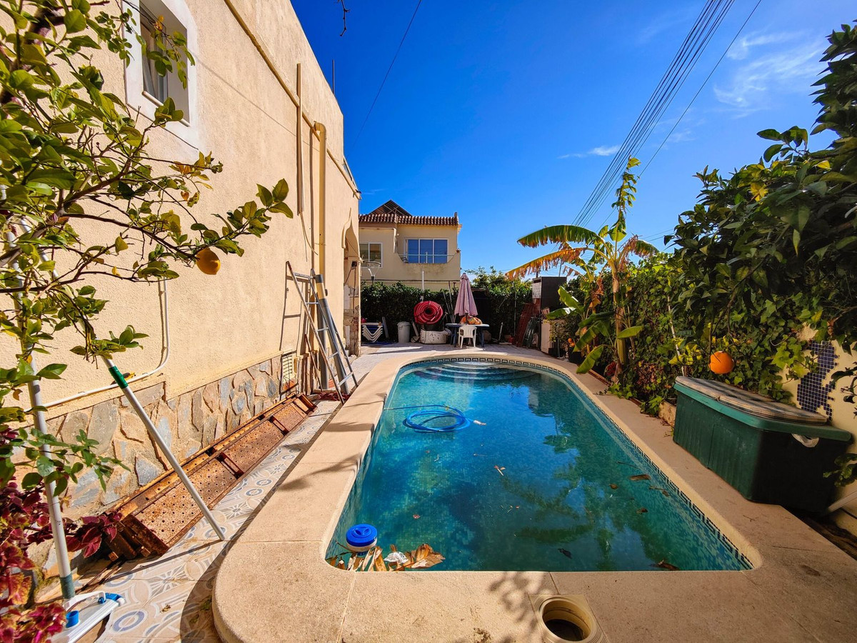 ShowFeedImage House – Semi-Detached House in San Miguel de Salinas