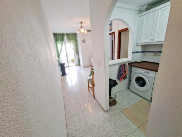Apartment – Middle Floor Apartment in Torrevieja