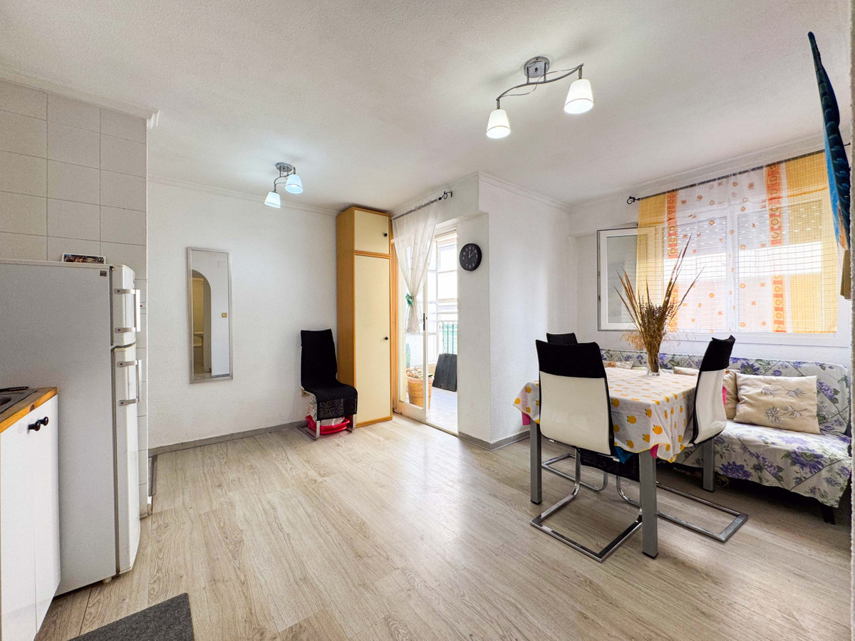 ShowFeedImage Apartment – Middle Floor Apartment in Alicante City