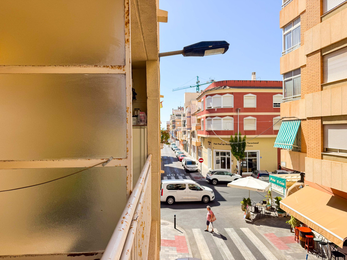 ShowFeedImage Apartment – Middle Floor Apartment in Alicante City