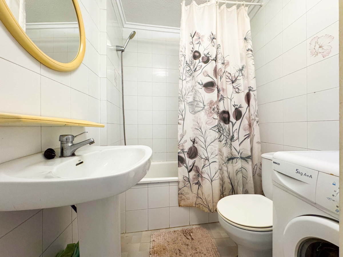 ShowFeedImage Apartment – Middle Floor Apartment in Alicante City