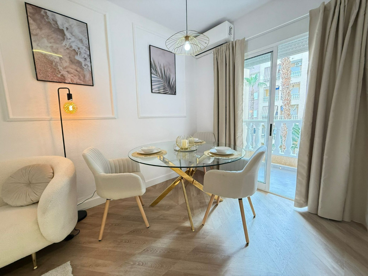 ShowFeedImage Apartment – Middle Floor Apartment in Alicante City