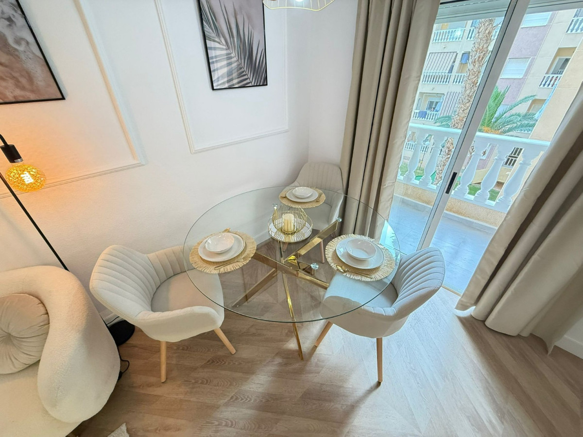 ShowFeedImage Apartment – Middle Floor Apartment in Alicante City