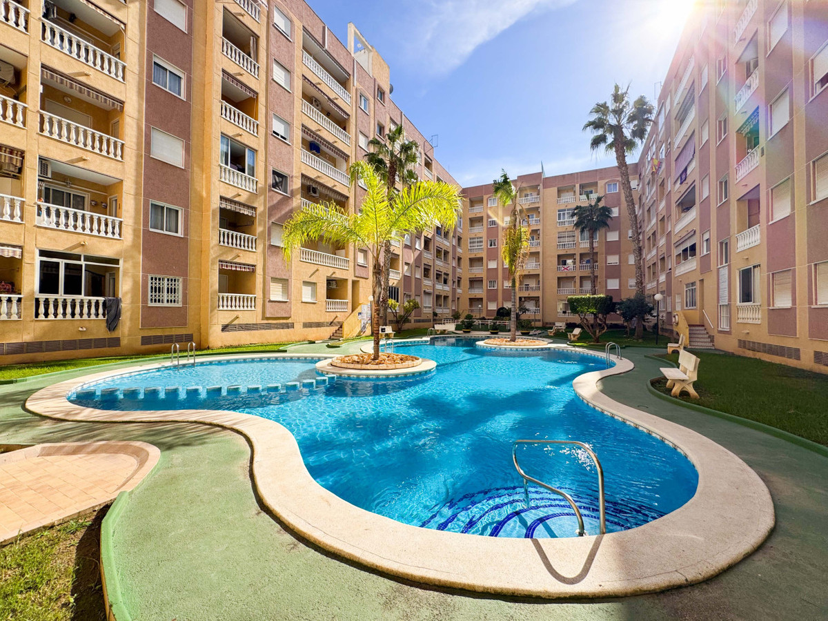 ShowFeedImage Apartment – Middle Floor Apartment in Alicante City