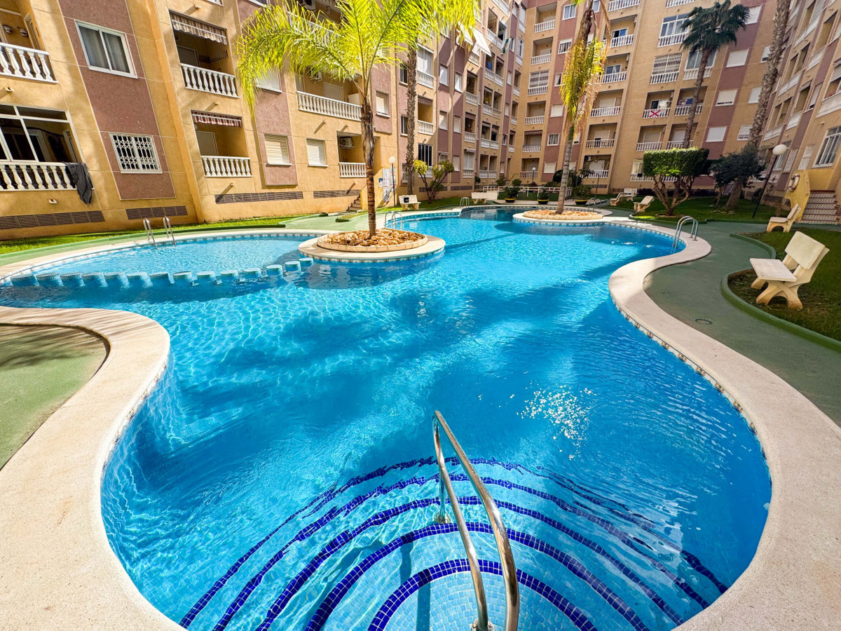 ShowFeedImage Apartment – Middle Floor Apartment in Alicante City