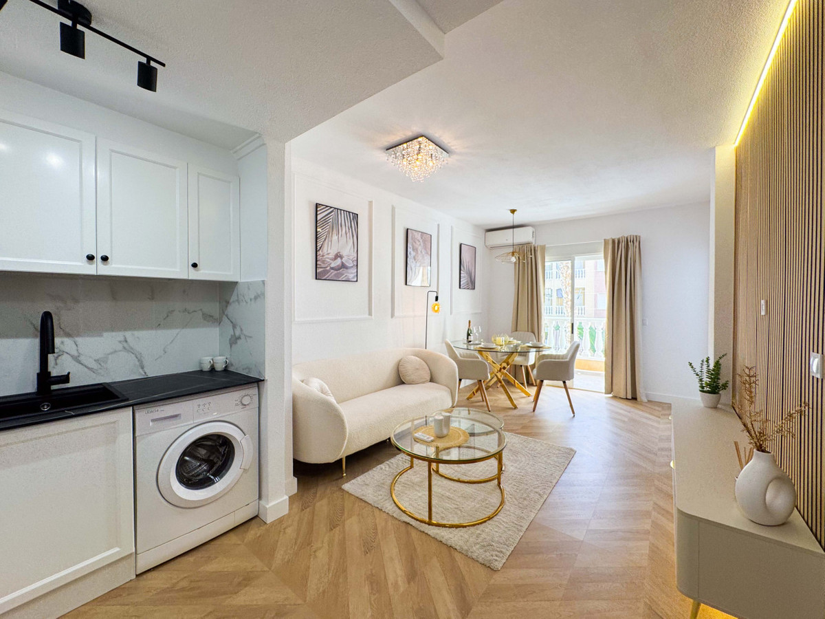 ShowFeedImage Apartment – Middle Floor Apartment in Alicante City