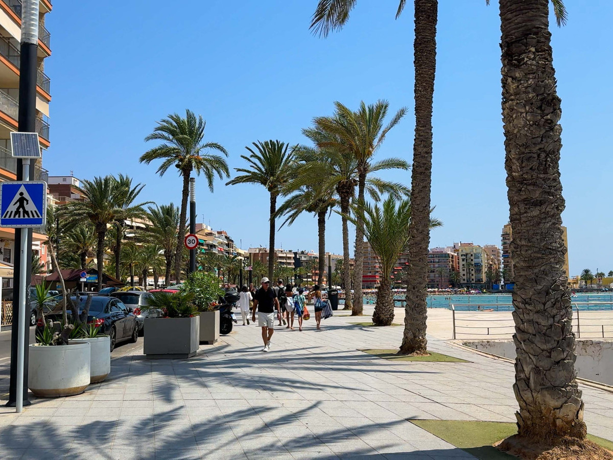 ShowFeedImage Apartment – Middle Floor Apartment in Alicante City