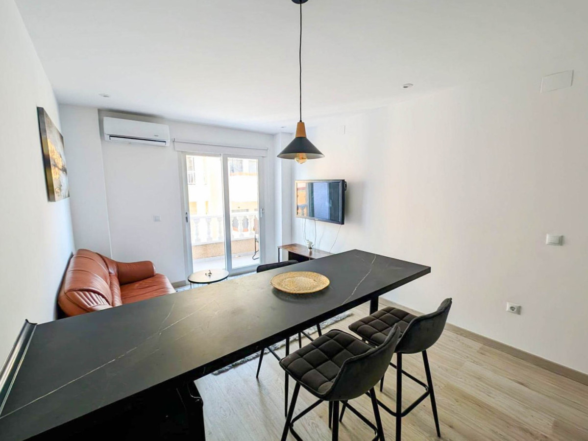 Apartment – Middle Floor Apartment in Torrevieja