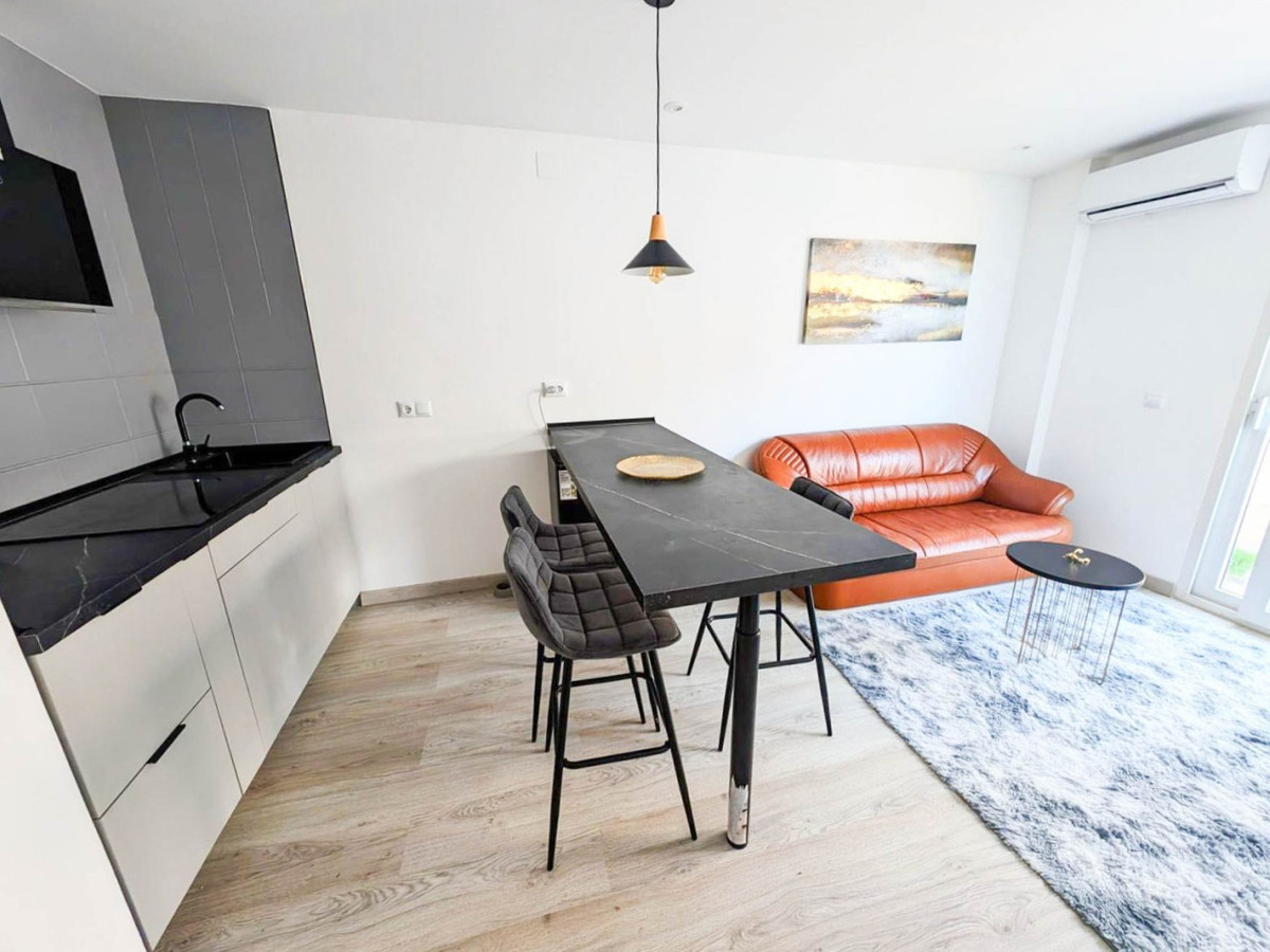 Apartment – Middle Floor Apartment in Torrevieja