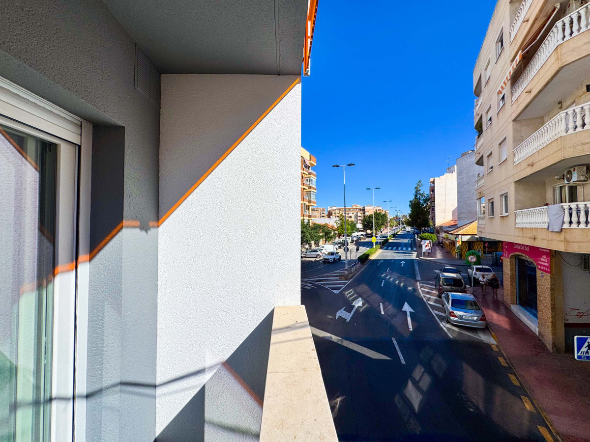 ShowFeedImage Apartment – Middle Floor Apartment in Torrevieja